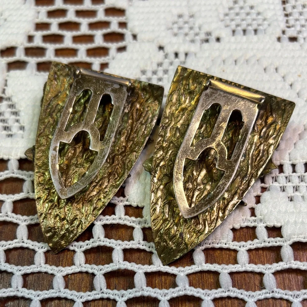 Vintage floral brass dress clips - Picture 3 of 8
